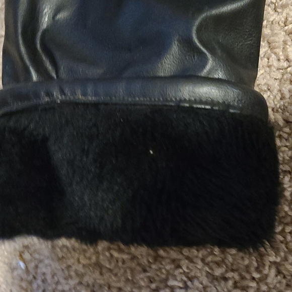 Coat - Picture 7 of 8